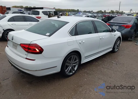 2017 Volkswagen Passat 1.8T R-Line из США, поврежденный, VIN 1VWDT7A33HC069606